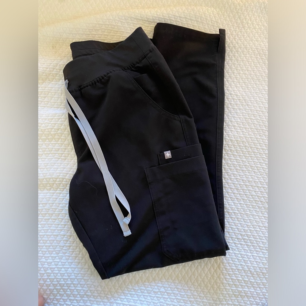 FIGS skinny Yola 2.0- Small Petite- black